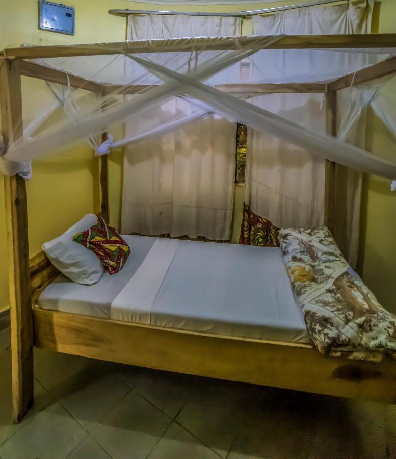 The Secret Garden Hotel Моши Экстерьер фото