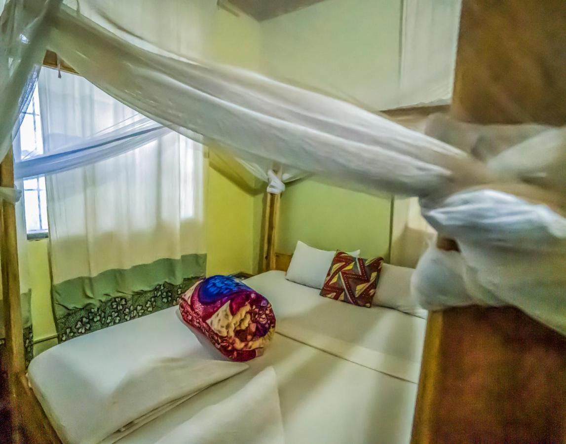 The Secret Garden Hotel Моши Экстерьер фото