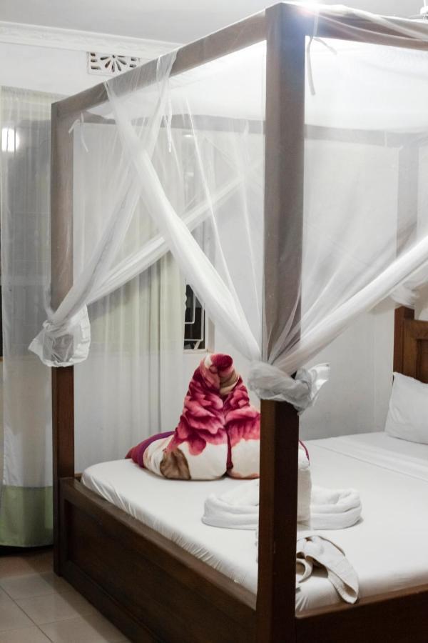 The Secret Garden Hotel Моши Экстерьер фото