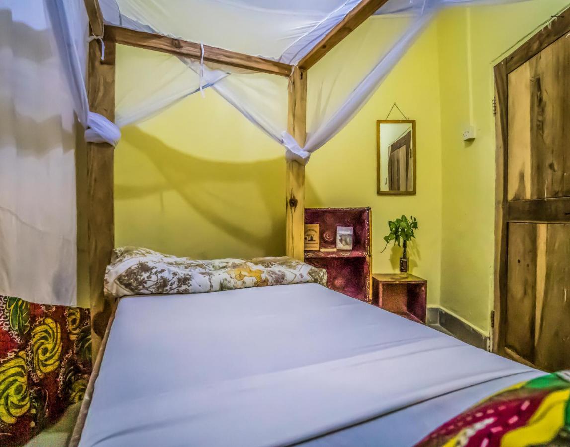 The Secret Garden Hotel Моши Экстерьер фото