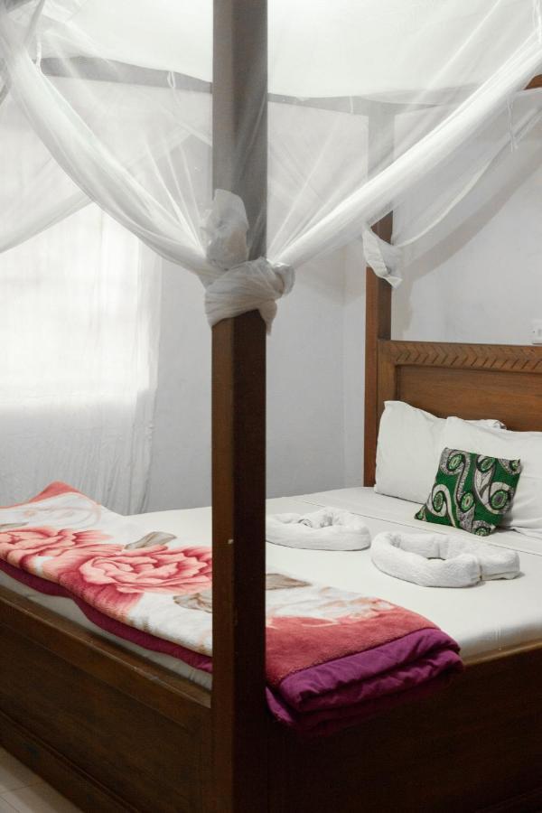 The Secret Garden Hotel Моши Экстерьер фото