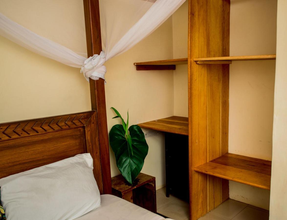 The Secret Garden Hotel Моши Экстерьер фото