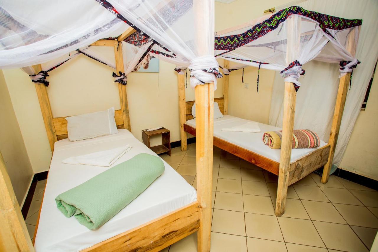 The Secret Garden Hotel Моши Экстерьер фото