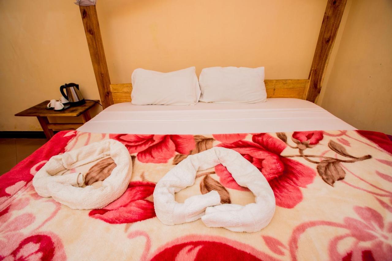 The Secret Garden Hotel Моши Экстерьер фото