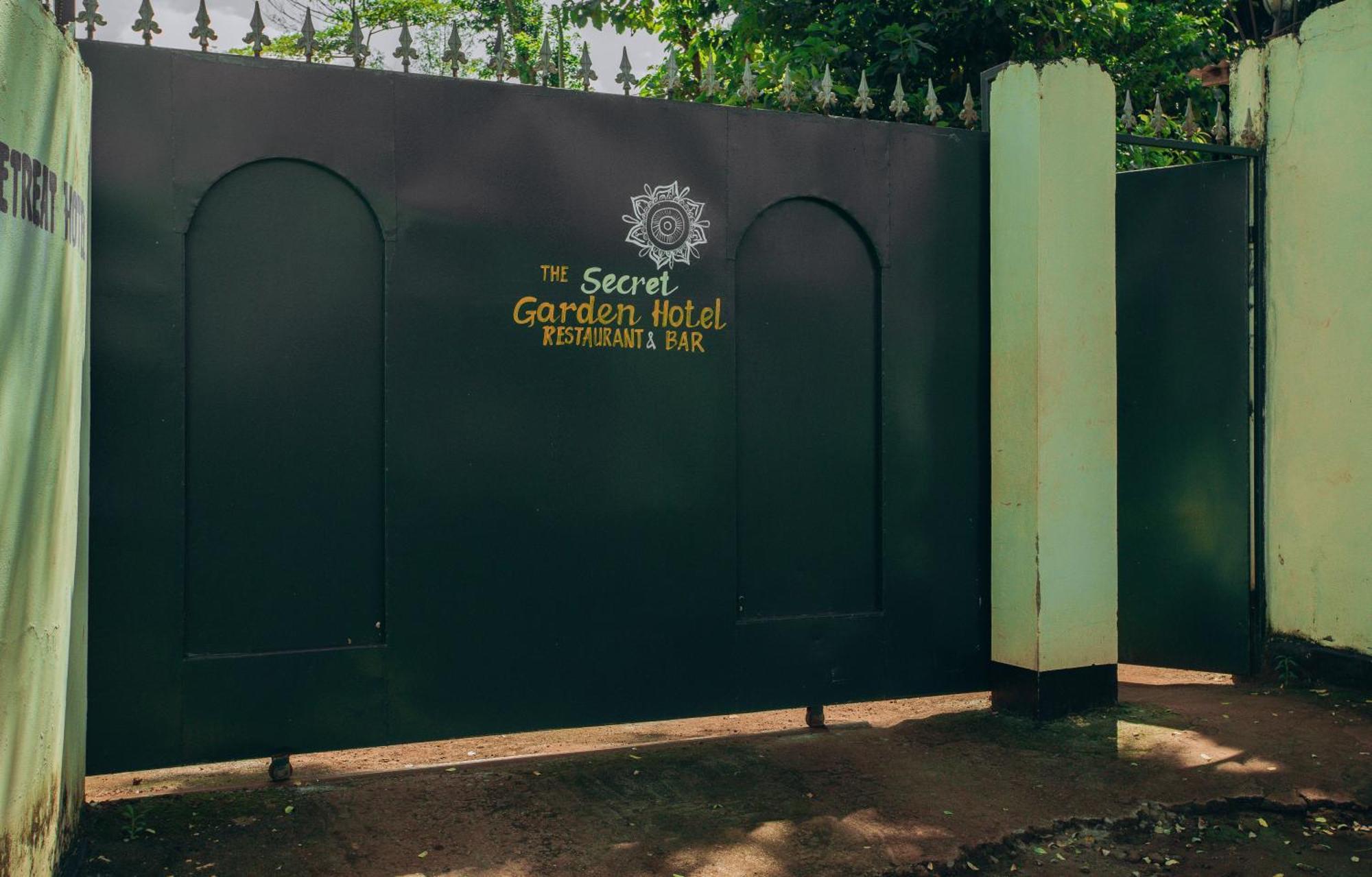 The Secret Garden Hotel Моши Экстерьер фото