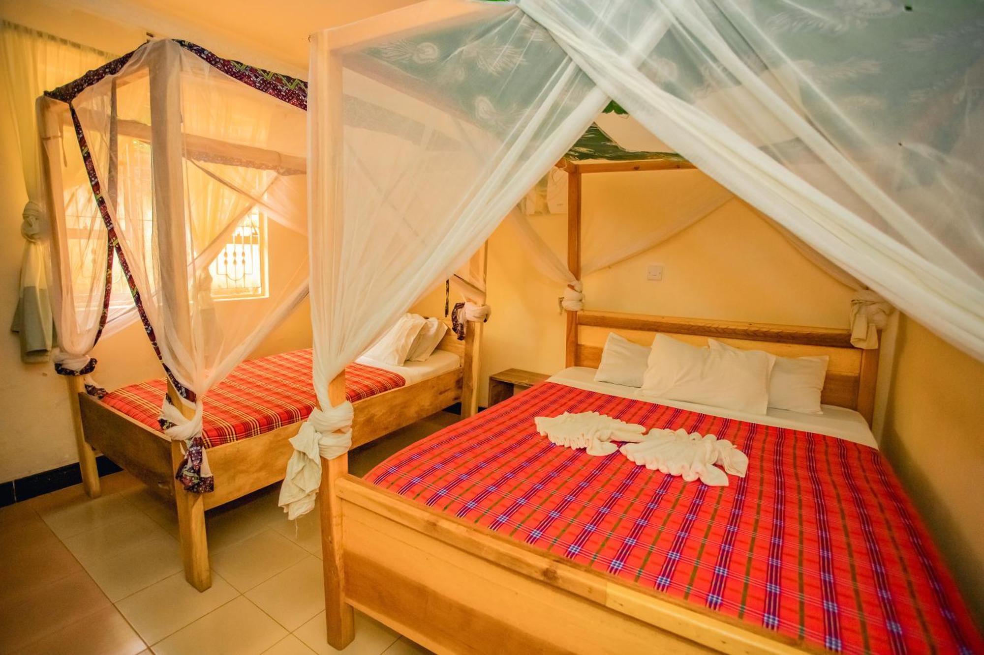 The Secret Garden Hotel Моши Экстерьер фото